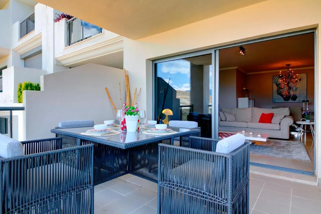 Mediterranean Swing - Acosta Apartment 4, Villa Padierna Estepona Espanha