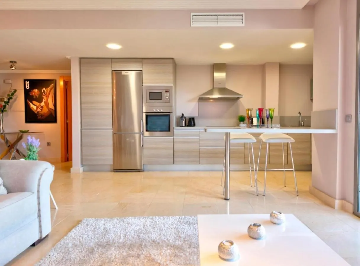 Mediterranean Swing - Acosta Apartment 4, Villa Padierna إِستيبونا