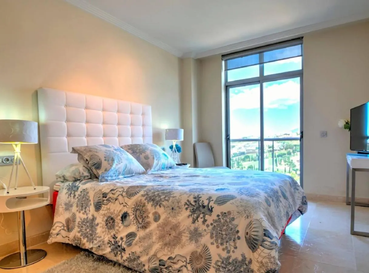 Mediterranean Swing - Acosta Apartment 4, Villa Padierna Estepona Espanha
